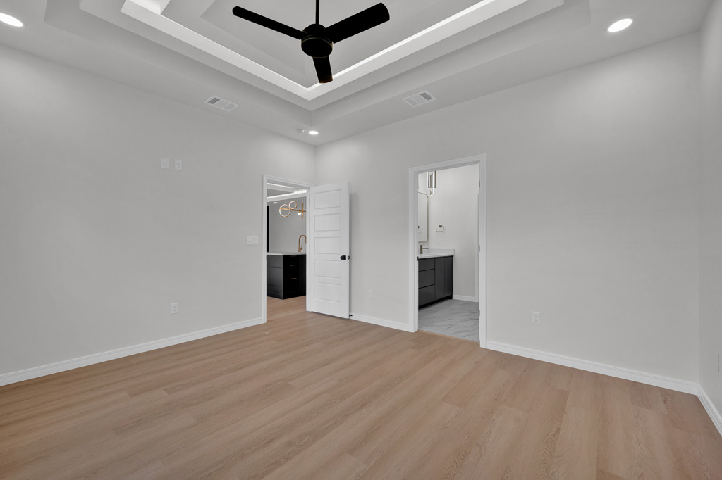 master bedroom 2.jpg